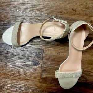 White, pearl shoes. Size 8.5